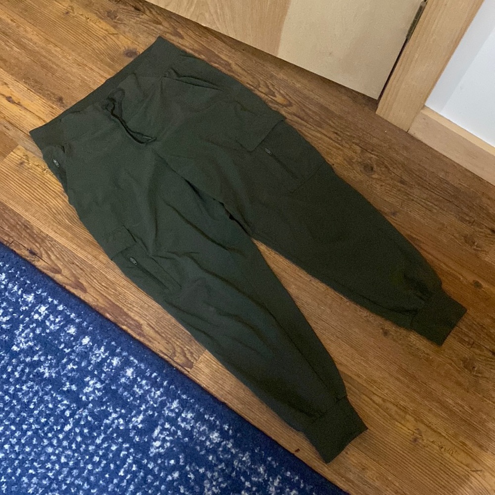 Medium olive green all in motion joggers
